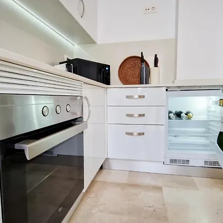 Apartment Amazing Cozy Hugo Tauro With Jacuzzi, Pool, Wi-fi *