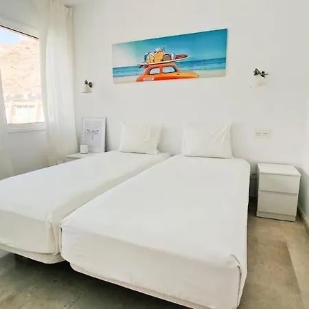 Amazing Cozy Hugo Tauro With Jacuzzi, Pool, Wi-fi Apartment