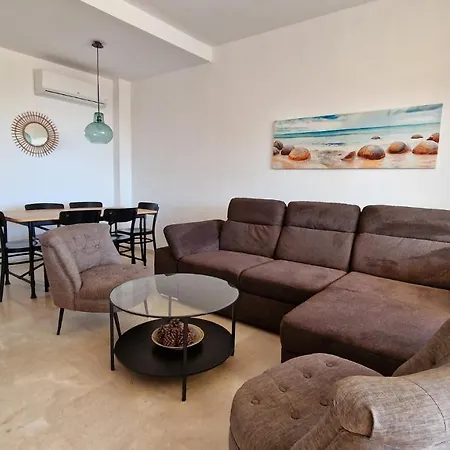 Amazing Cozy Hugo Tauro With Jacuzzi, Pool, Wi-fi *