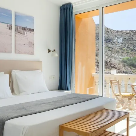 Apartment Amazing Cozy Hugo Tauro With Jacuzzi, Pool, Wi-fi