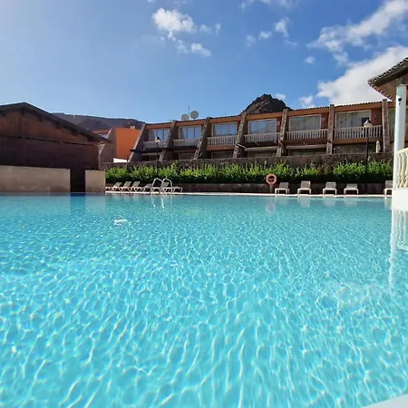 Amazing Cozy Hugo Tauro With Jacuzzi, Pool, Wi-fi Apartment