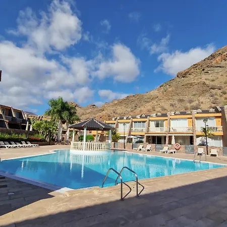 Amazing Cozy Hugo Tauro With Jacuzzi, Pool, Wi-fi Apartment *
