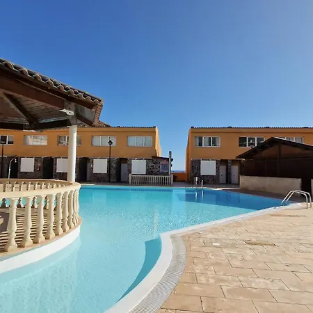 Apartment Amazing Cozy Hugo Tauro With Jacuzzi, Pool, Wi-fi *