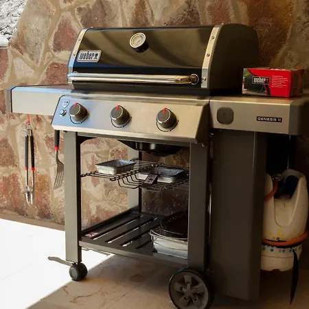 Amazing Cozy Hugo Tauro With Jacuzzi, Pool, Wi-fi